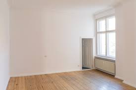 Eine unterkunft zur kurzfristigen zwischenmiete oder ein individuelles apartment für die dauer ihres projektes in der neuen stadt? Grosszugige 2 5 Zimmer Wohnung Nahe Berlin Ostkreuz Home Immobilien Agentur