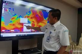 Bmkg sebagai tropical cyclone warning center (tcwc) jakarta mendeteksi adanya adanya dua bibit siklon tropis, yaitu bibit siklon tropis 90s di samudra hindia barat daya sumatera dan bibit. Bmkg Prediksi Jakarta Hujan Lebat Hingga 23 Januari 2020