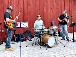 Glenn Heller Trio bætti við nýrri mynd.