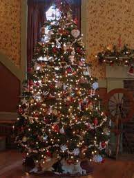 Christmas is the time of celebration and decorate {15} christmas tree cranberry garland. Christmas Tree With Popcorn Cranberry Garland This Tree Boasts Homemade Cranberry Popcorn G Christmas Tree Toppers Christmas Tree Christmas Tree Decorations