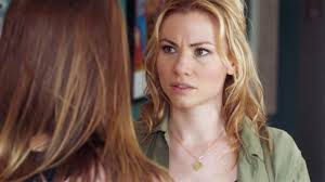 Antoine lui raconte qu'il a rencontré rose avant valérie, qu'ils ont eu. Demain Nous Appartient Maud Baecker Anna Annonce Enfin Son Retour Dans La Serie News Series Allocine