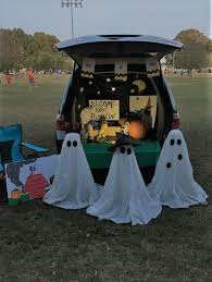 Scary trunk or treat decorating for car. The Harris Sisters Last Minute Trunk Or Treat Decoration Ideas