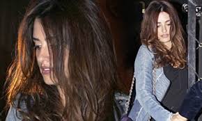 Fashion addict, men's fashion, high fashion, fashion weeks, paris fashion, autumn fashion, socks outfit, chica cool, outfits hombre. Penelope Cruz And Bond Villain Husband Javier Bardem Dines With Her Siblings Monica Daily Mail Online