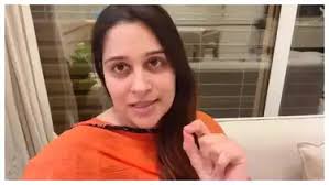 Karishma Tanna reacts to trolls body-shaming her fashion show look; writes  'Too much time