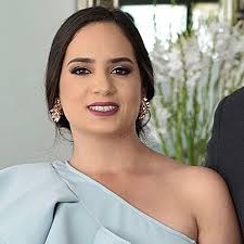 Conoce a Eugenia Trochez, dueña de Victoria's Bowtique 🎀⁣ "Victoria's  Bowtique comenzó en el 2012 con la ilusión de hacer accesorios a mano de  bebes y niñas que fueran elaborados con amor