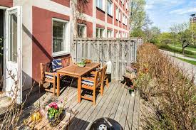 Sunny Tiny Ground Floor Apartment With Complementary Outdoor Living Space Patio Pavers Design Balcony Design Easy Patio