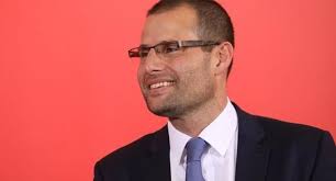 Robert Abela chooses not to reply to TMI questions, says he wants to keep  his distance