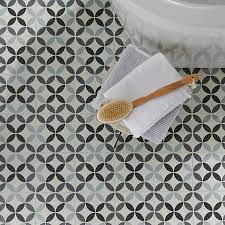 Rrp £7.75 / per sheet. Hydrolic Black White Matt Circle Porcelain Wall Floor Tile Pack Of 25 L 200mm W 200mm Diy At B Q