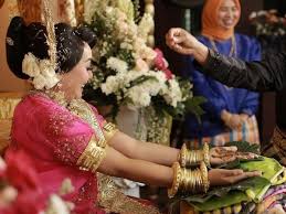 Maybe you would like to learn more about one of these? Perkawinan Dalam Budaya Bugis Ipasiala Pinisi Co Id