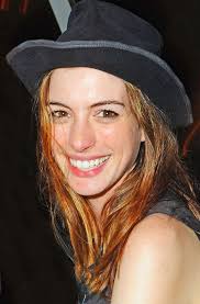 Anne hathaway's chic wardrobe in the devil wears prada is the top reason why the movie is among my fashion favorites. Image Result For Anne Hathaway No Makeup