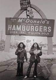 Eddie van halen david lee roth mcdonald's photo. Eddie Van Halen And David Lee Roth At The Crestwood Mcdonalds In 1978 9gag