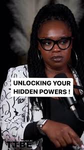 Tiffany Folds's Instagram, Twitter & Facebook