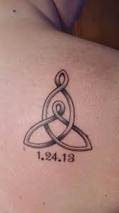 Mini tattoos roztomilé tetování nápady na tetování krásná tetování malé tetování slunce. 13 Tetovani Ideas Tetovani Male Tetovani Napady Na Tetovani