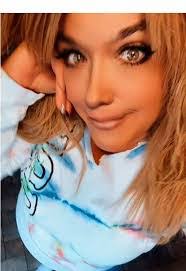 Miranda Martinson's Instagram, Twitter & Facebook