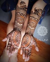 This feet mehendi design with floral bail is too gorgeous to be missed. Simple Circle Patch Mehndi Design Novocom Top