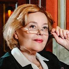 Šla z jedné role do druhé. Magda Vasaryova On Twitter Ano Drzim Palce Evropaspolecne