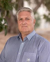 Derek Masters's Instagram, Twitter & Facebook