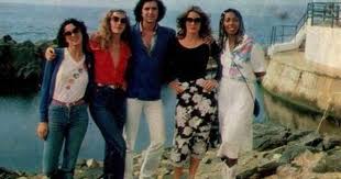 Biografia De Camilo Sesto Cantante Español Camilo Sesto Y Las Chicas De Su Coro Camilo Sesto Camilo Blanes Camilo