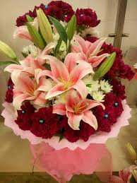 Gone are the days when only fresh plants or flowers were used to enhance the beauty of living space now artificial plants or flowers are also in trend. Buying And Sending Flowers Online Is Easier For People Of Banglore Now As Online Flowers Cakes Deliver Online Flower Delivery Flower Delivery Flowers Delivered
