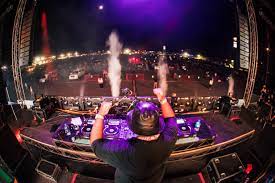 A florida festival that was dreamt up to honor the noble river cooter. A Drive In Rave Hits Florida On June 20 Djs Explain How It Ll Work