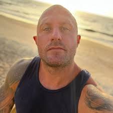 Aaron Scheidweiler's Instagram, Twitter & Facebook