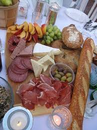 A Spring Picnic Idea Charcuterie And Lots Of Wine I Think This Will Be A Cute Date Night Idea Brian Picnic Food Christmas Party Food Wine And Cheese Party
