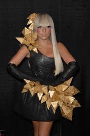 There are exactly 88 pearls in this lady gaga outfit. Fleischkleid Amp Latex Nonne Die Skurrilsten Outfits Von Lady Gaga