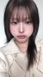 둘 다 예뻐서 반쪽씩 끼고 나갈까 고민 했던 렌즈들…♡ 뭐가 더 잘 어울리는 것 같아요? @마이피픈  #비#비브차콜물#물방울렌즈그#그레이렌즈비#비브오트밀물#물방울렌즈베이지렌즈