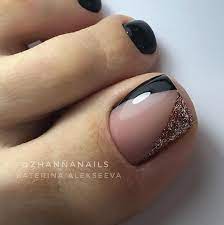 Las niñas deben pintarse las uñas como un juego, como una manera de parecerse a sus madres o a sus personas importantes mayores, y aquí en si quieres lucir unos pies elegantes tus uñas deben estar prolijas y bellas, y deben tener un diseño elegante y delicado que no llame la atención de todos. Manikyur Nogti Disenos De Unas Pies Unas De Los Pies Pintadas Unas De Gel Para Pies