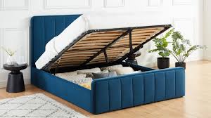 Lit adulte 160 x 200 cm avec sommier bois ayo 339,99. Lit Coffre Bold 160x200cm En Velours Bleu Canard Avec Tete De Lit