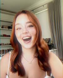 Miriam Ambriz's Instagram, Twitter & Facebook