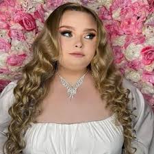 Hello, can I get a YES from my true fan ❤️