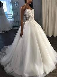 Als ehemaliges model ist sie bekannt für ihre extravagante kleidung und ausgefallenen auftritte, z. Welches Hochtzeitkleid Hochzeit Brautkleid