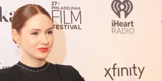 Un thriller centré sur des tueuses qui se réunissent pour mener à bien un projet. Karen Gillian Heading Up All Female Action Thriller Gunpowder Milkshake
