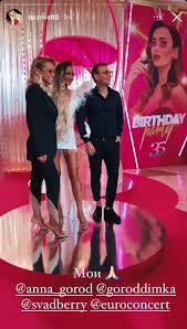 Ольга бузова встретила день рождения в неожиданном платье. Otkrovennyj Vyrez I Strazy Swarovski V Seti Obsuzhdayut Prazdnichnyj Obraz Olgi Buzovoj