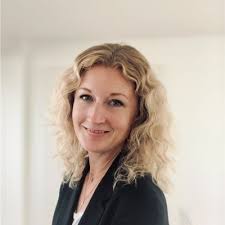 Do You Overvalue Expertise?