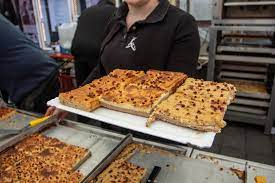 Maybe you would like to learn more about one of these? Der Duft Von Salzekuchen Wehte Am Schwalmer Brunnen Oberhessen Live