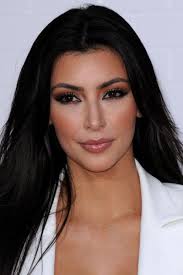 Kim kardashian posted this picture of hers where she wanted to reveal the fact that how careless she is when it comes to makeup. Kim Kardashian Before And After Kim Kardashian Makeup Kim Kardashian Hair Young Kim Kardashian