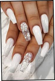 Pin On Nyxia This is a chic and festive look that will look amazing for the holiday season.