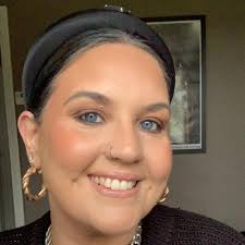 We're in Florida in a few weeks and have our wedding anniversary whilst  we're there. 8 years since was last here. Any nice restaurant  recommendations, not too crazy prices? Rosen Inn on