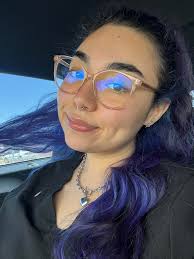 Hey guys!! I am a dental assistant student at the moment and was wondering  if there are any offices that would allow me to shadow!!