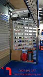 Thợ sửa chữa cửa cuốn việc ráo riết tìm người