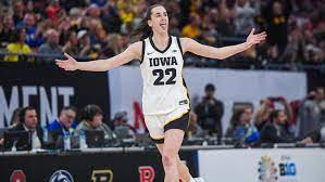 How many points has Caitlin Clark scored? Breaking down the Iowa  superstar's record-breaking NCAA career | Sporting News