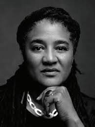 Suzanne Hinman's Instagram, Twitter & Facebook