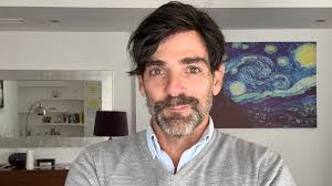 Nuevo giro en el caso Errejón: el detallado análisis del psicólogo  encargado del informe de Elisa Mouliaá