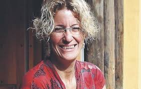 La concejal animalista que deja la política asqueada: "No puedo acoger más  animales enfermos en casa"