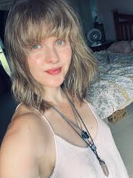 What daw is easy too learn to start some vocal thx