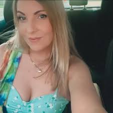 Who is a reliable house cleaner in Longmont?