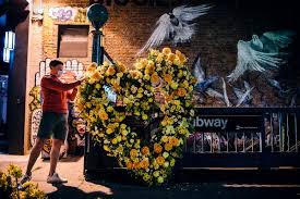 Flower delivery — portland, multnomah county, oregon, united states, found 66 companies. A Long Night Of Flower Flashing With Lewis Miller The New York Times