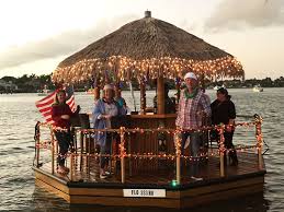Salty's tiki bar and beach lounge, st. Tiki Bar Boat
